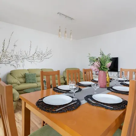 Grota Roweckiego Ruczaj Cracow By Renters Appartement *