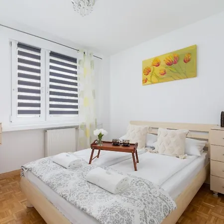 Grota Roweckiego Ruczaj Cracow By Renters Appartement Krakau