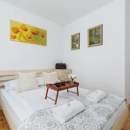 Apartman Grota Roweckiego Ruczaj Cracow By Renters