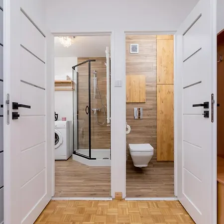 Grota Roweckiego Ruczaj Cracow By Renters Apartman *